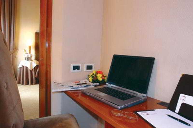 Hotel Planet Roma Ngoại thất bức ảnh